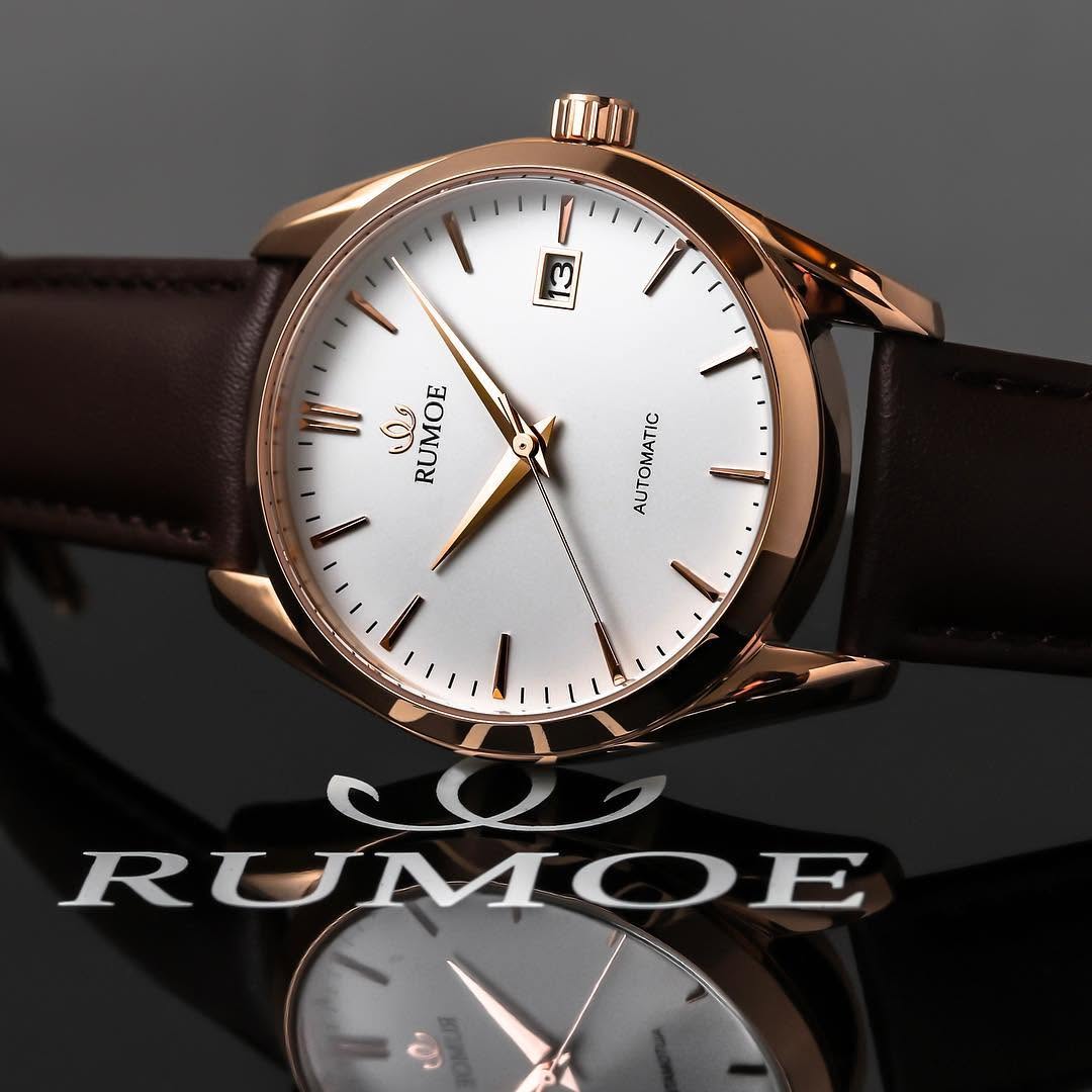 Vika White / Rose Gold dial detail